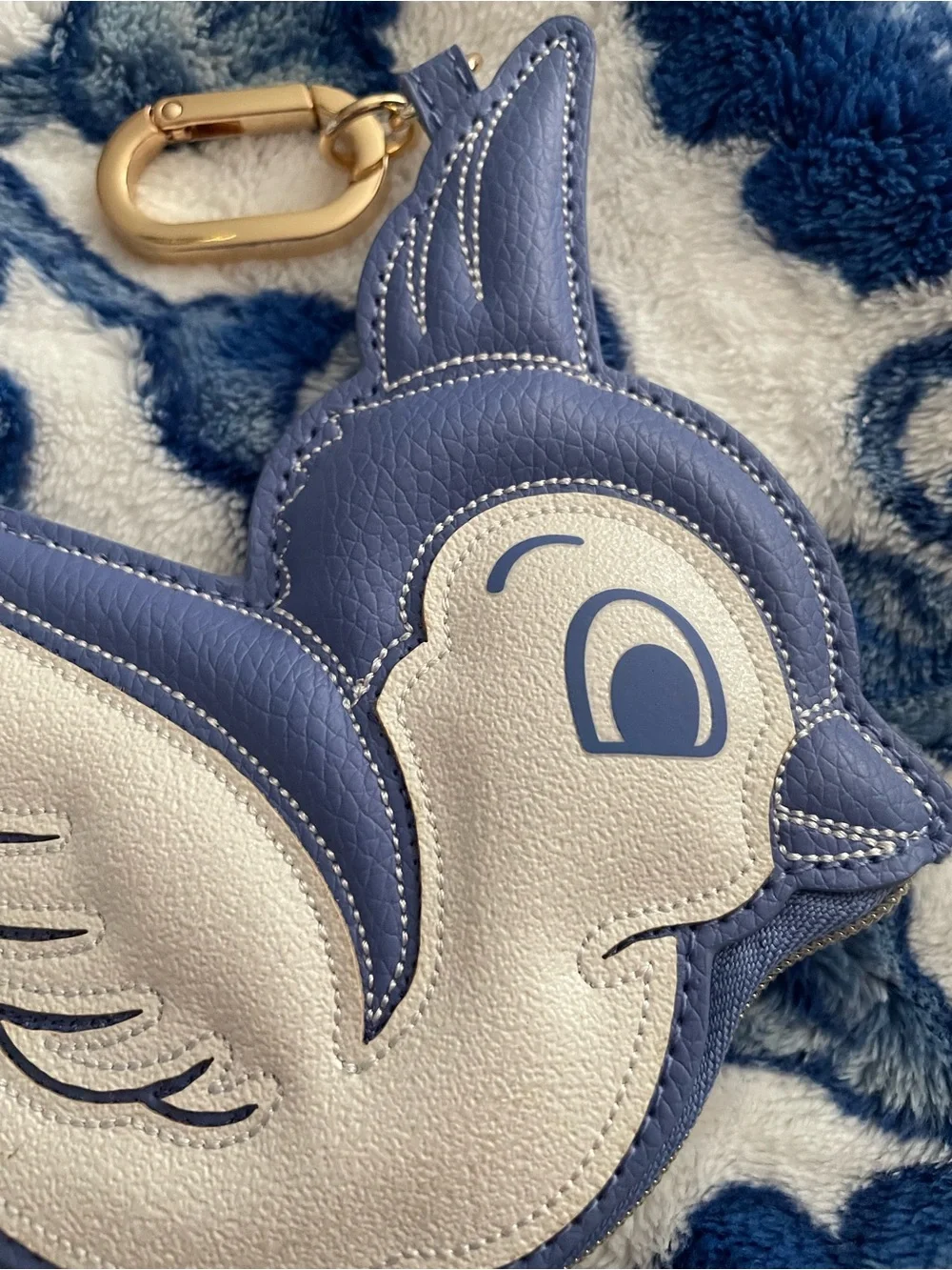NWOT Disney’s  Snow White Blue and White Bird Keychain Purse with Gold Hardware